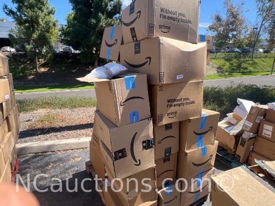 One pallet 40x48x70 inches estimated 29 boxes soakaro hooded towels