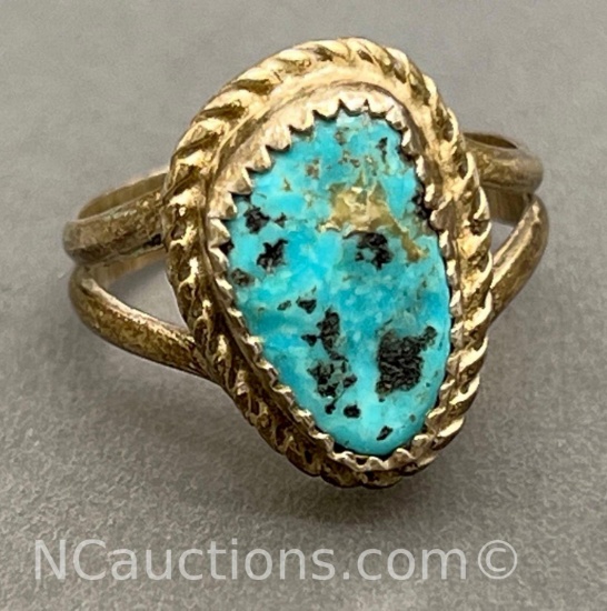 Sterling silver 925 Halo Ring 5 grams Signed CT Turquoise gemstone