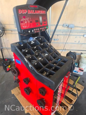 Hunter dsp9600 balancing machine working