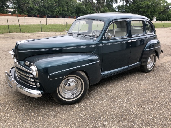 1946 FORD SUPER DELUXE 4-DOOR SEDAN