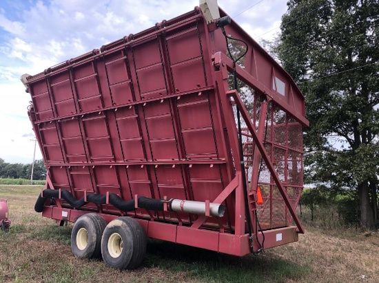 ShortLine Boll Buggy w/ Cotton Vac System