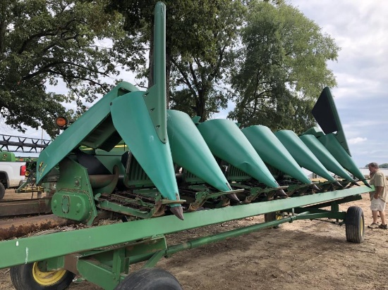 John Deere 694 Corn Header