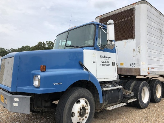 1998 White/Volvo Daycab