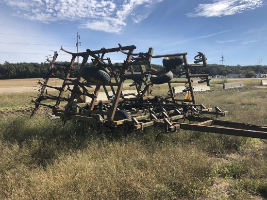 John Deere 960 25' Field Cultivator