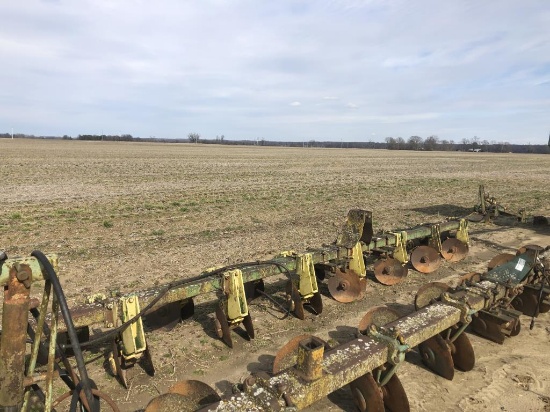 John Deere 8 row Hipper