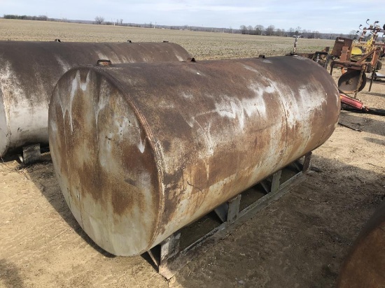 500 gal Fuel Tank on Skids