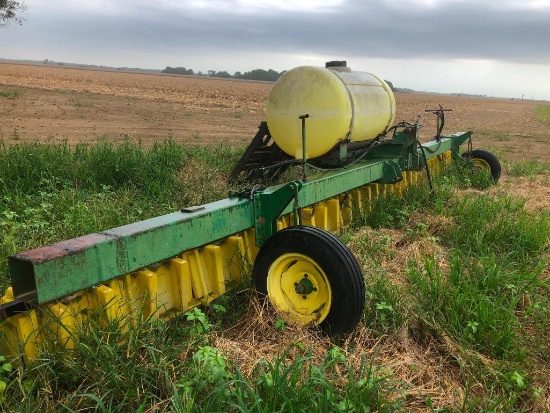 8 row Broadcast Hooded Sprayer w/ tank and pump