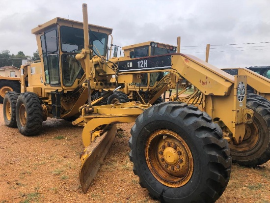 CAT 12H Road Grader