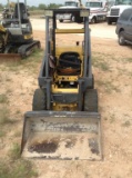 New Holland, TL 125, Skidsteer, with bucket 322 hrs, 3cyl diesel, only 3.3 ' wide  LMU001603