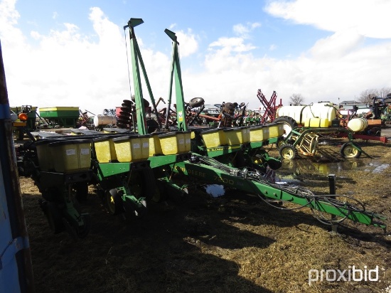 John Deere 7200 Planter