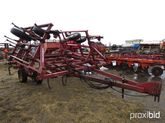 International 4600 Field Cultivator