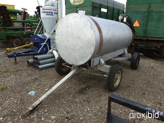 1000 Tank w/Pump on Gear