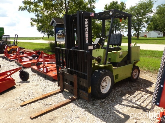 Clark GTX50 Forklift