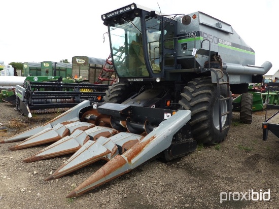 Gleaner R50 Combine/4 Row Cornhead/Platform
