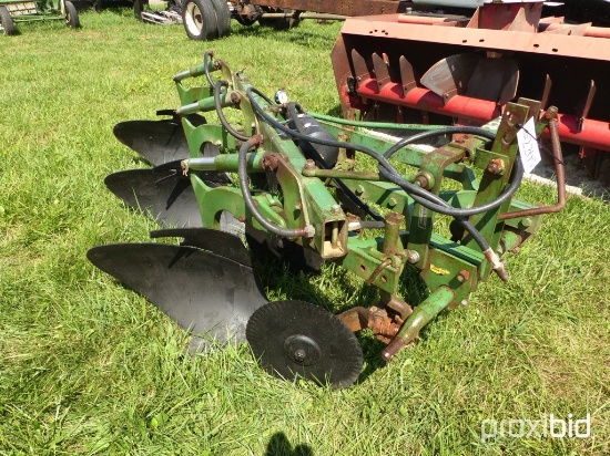 John Deere F325 Plow
