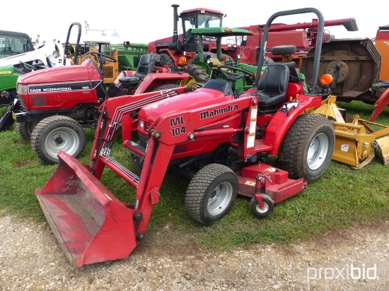 Mahindra 2015 Tractor/Loader/Mower