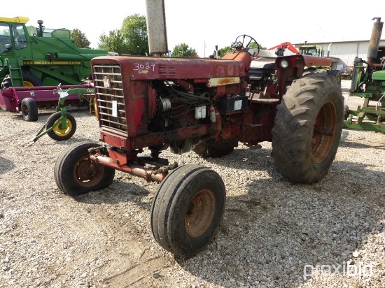 IH 756 Tractor