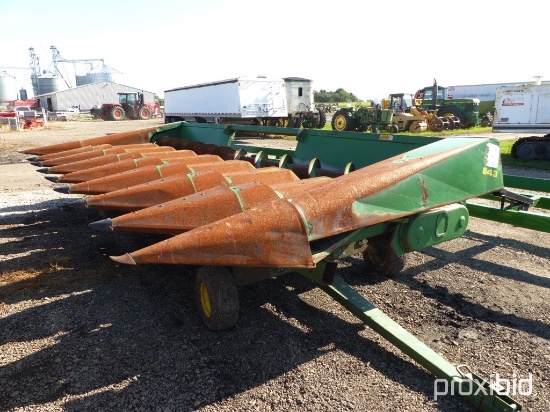 John Deere 843 Cornhead