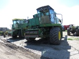 JD 8820 Combine (4WD, 2942 Hours)