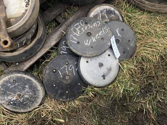 John Deere closing wheels