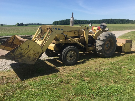 Ford Industrial 4400 Loader Tractor & Scaper