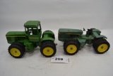 John Deere Set of 2 Tractors