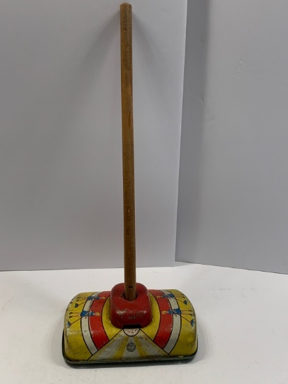 Metal Toy Sweeper, made by Wyandotte Toys