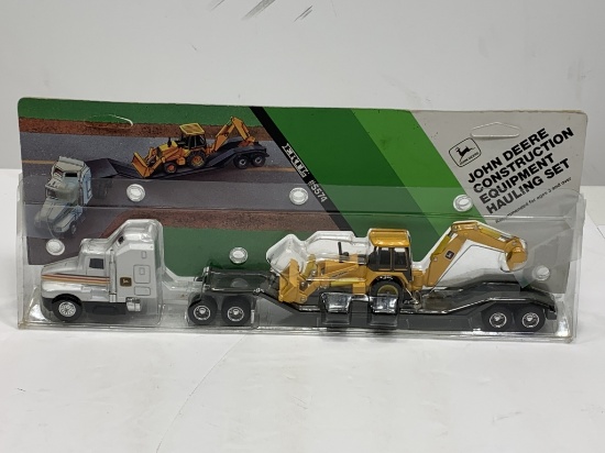 John Deere Construction Equipment Hauling Set Semi Tractor and Trailer, 1/64 Scale