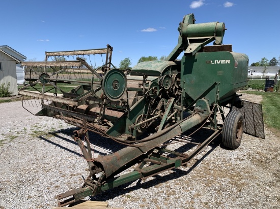 Oliver 18 Pull-Type Combine