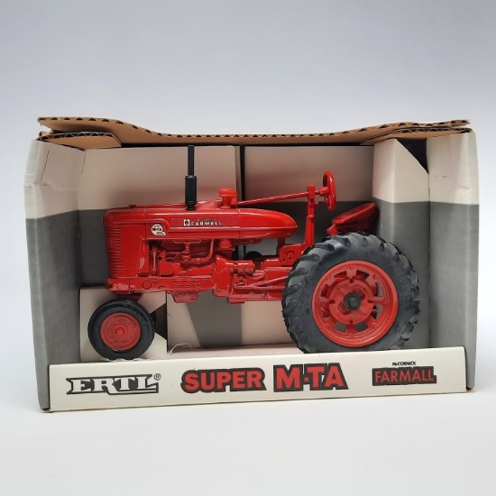 Ertl 1/16 Scale Farmall Super M-TA