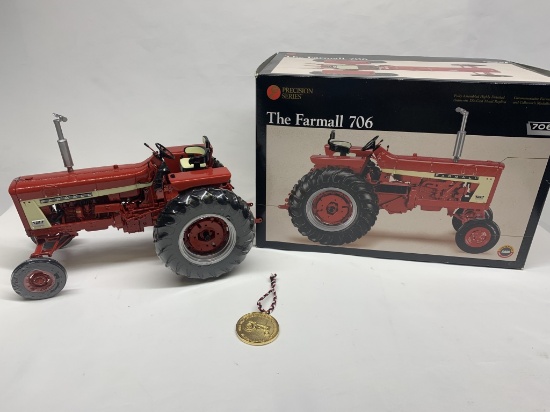 Farmall 706 Precision Series,  1/16 Scale