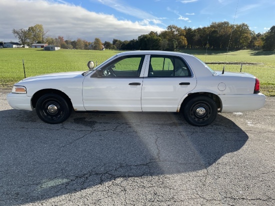 2004 Ford Crown Victoria V8 Gas