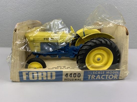 1/12 Ford 4400 Industrial