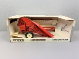 1/16 Ertl McCormick IH 1-PR Corn Picker