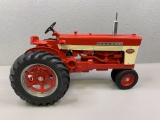1/8  Farmall 560 Tractor Scale Models