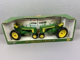 1/16 John Deere 520 & 620 Tractor Set