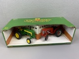1/16 John Deere 330 & 430 Tractor Set
