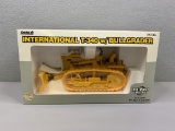 1/16 International T-340 w/Bullgrader