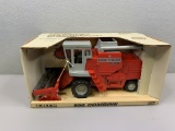 1/16 Massey Ferguson 850 Combine