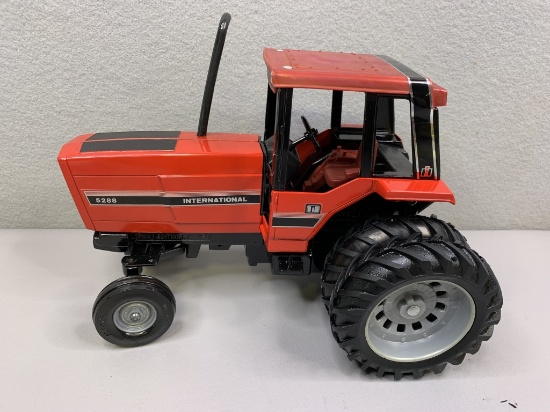 1/16 International 5288 Tractor  w/ Duals