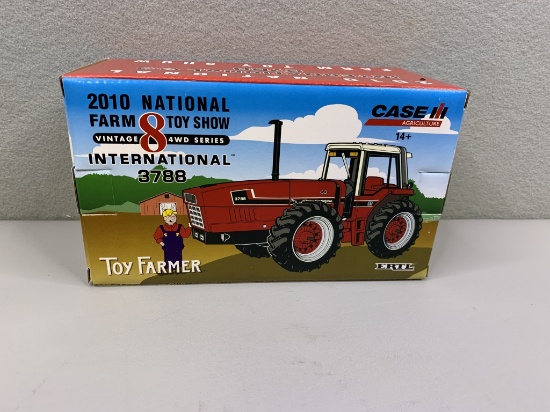 1/32 Case IH International 3788 Tractor 4WD Series