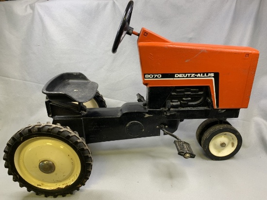 Deutz- Allis 8070 Pedal Tractor