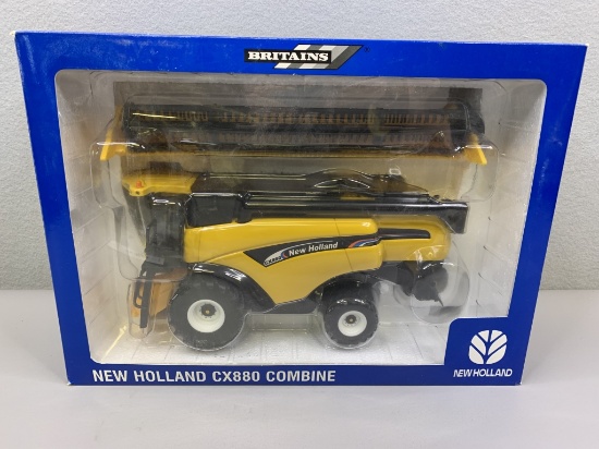 1/32 New Holland CX880 Combine