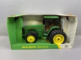 1/16 John Deere 8400 Tractor