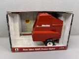 1/16 New Idea 4665 Round Baler Agco