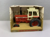 1/16 Farmall 856 w/Custom Cab