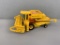 1/32 New Holland TR85 Combine