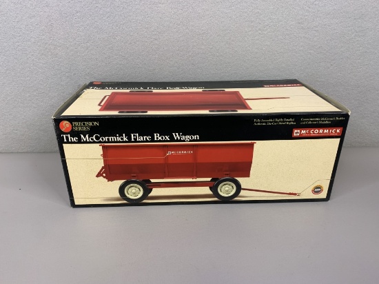 1/16 McCormick Flare Box Wagon