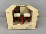 1/16 Scale Models White Seed Planter