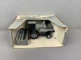 1/32 Deutz-Allis Gleaner L3 Combine